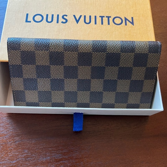 Great Condition Louis Vuitton Checkbook Wallet - Picture 7 of 13